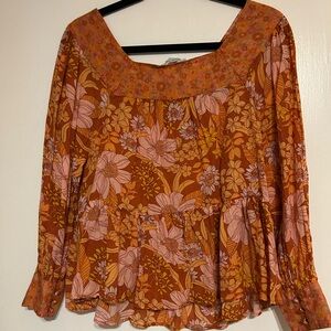 AMERICAN EAGLE Flounce top Lightweight